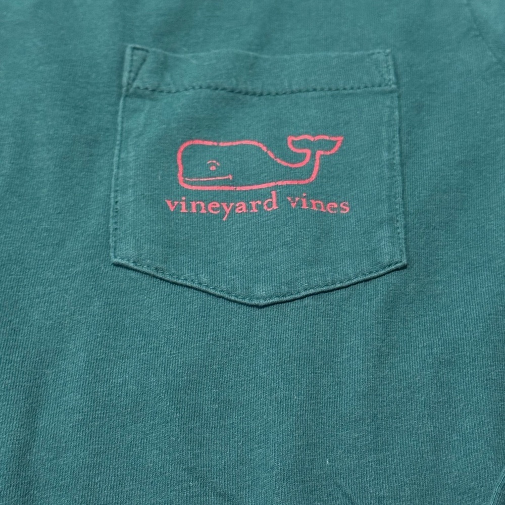 ☀️LIMITED Edition Vineyard Vines Green long sleeve with red logo